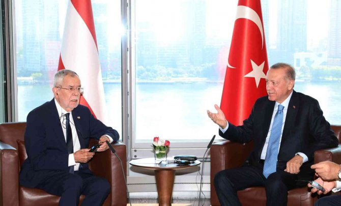 Cumhurbaşkanı Recep Tayyip Erdoğan’ın, Avusturya Cumhurbaşkanı Alexander Van Der Bellen’le Görüşmesi Başladı.