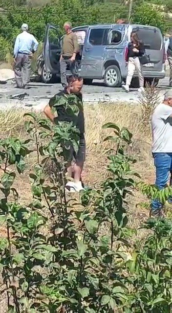 Hafif Ticari Araçla Çarpışan Otomobil Şarampole Yuvarlandı: 1 Ölü, 2 Yaralı