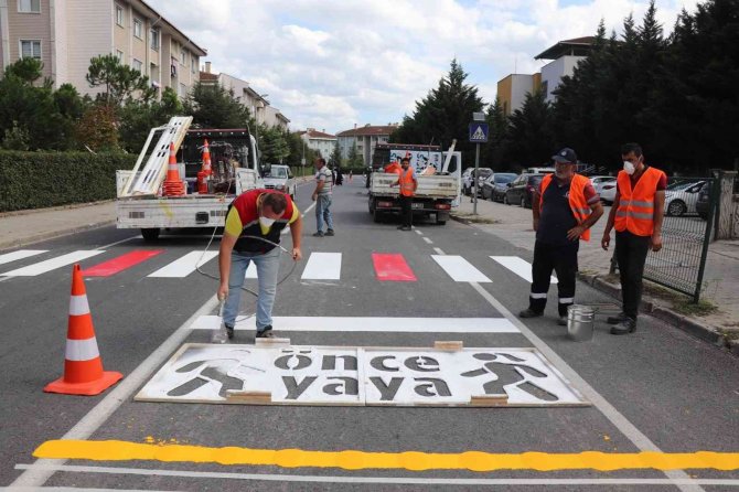 Düzce Belediyesi Yaya Geçitlerini Yeniliyor
