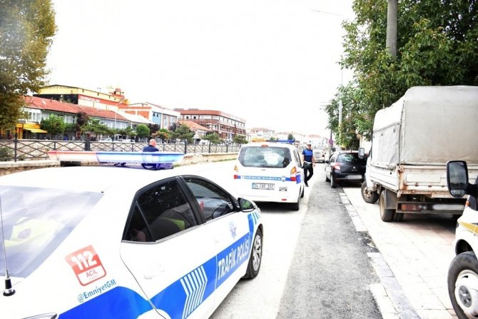 Kaldırımları Park Yapan Sürücülere Cezai İşlem