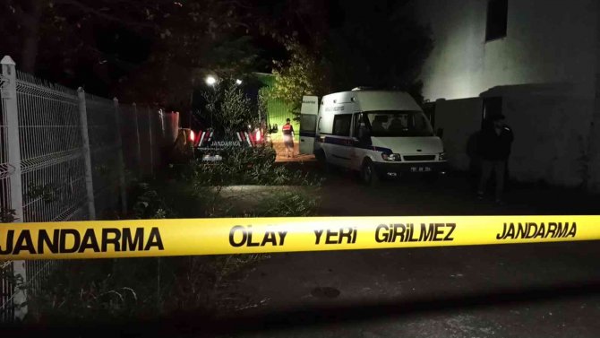Ailesi Haber Alamıyordu, Fabrika Bahçesinde Ölü Bulundu