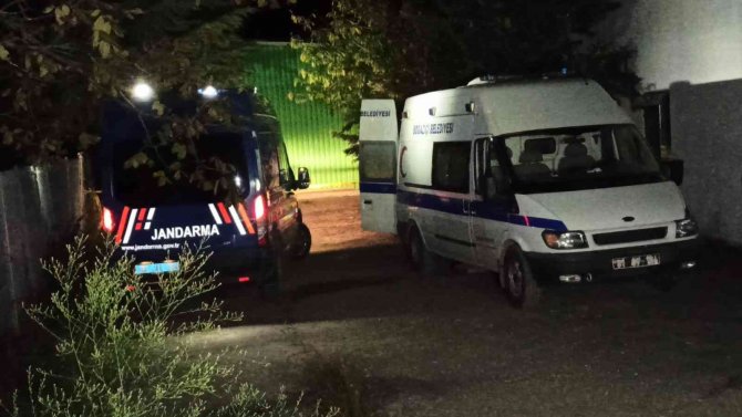 Ailesi Haber Alamıyordu, Fabrika Bahçesinde Ölü Bulundu