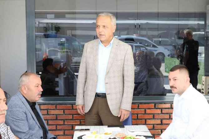 Başkan Üçok Oto Galericiler Sitesi Esnafıyla Buluştu