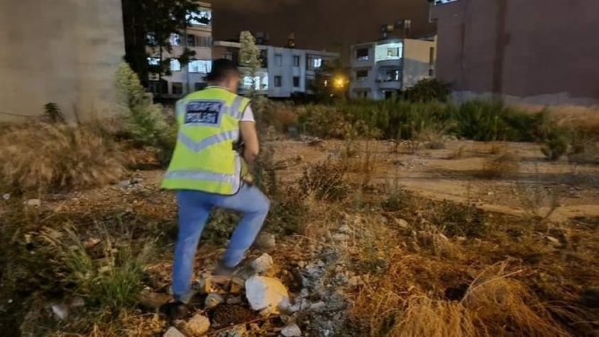 Sokak Hayvanlarına Polis Şefkati