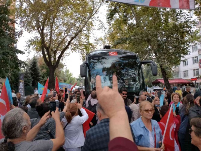 İ̇yi̇ Parti Genel Başkanı Akşener, Ankara’da Esnafı Ziyaret Etti