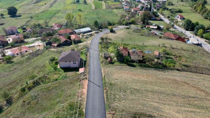 İ̇zmit Belediyesi’nden Kulmahmut’a 800 Metrelik Asfalt Yol