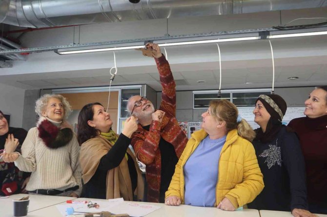 Kadınlar Ve Gençler İçin ‘Mobilya Akademi’