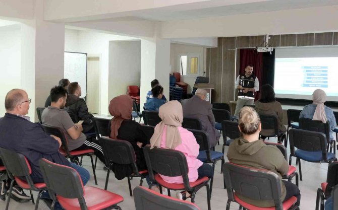 Kastamonu’da “En İ̇yi Narkotik Polisi Anne” Eğitimleri Sürüyor