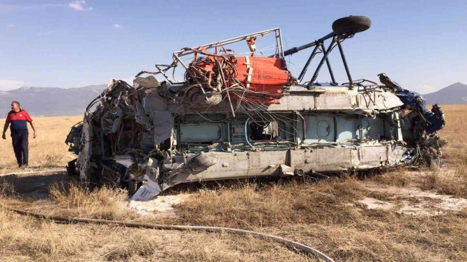 Marmaris’teki Yangına Destek İçin Giden Helikopter Düştü: 2 Ölü, 5 Yaralı