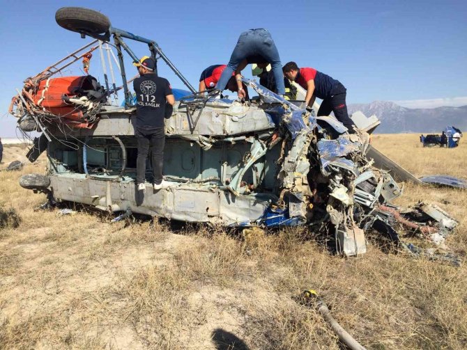 Helikopter Kazasında Ölen 2 Rus Personelin Cansız Bedenlerine Ulaşıldı