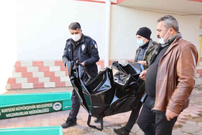 Eşi Ve Üvey Kızının Boğazını Kesen Şahsa Ceza Yağdı