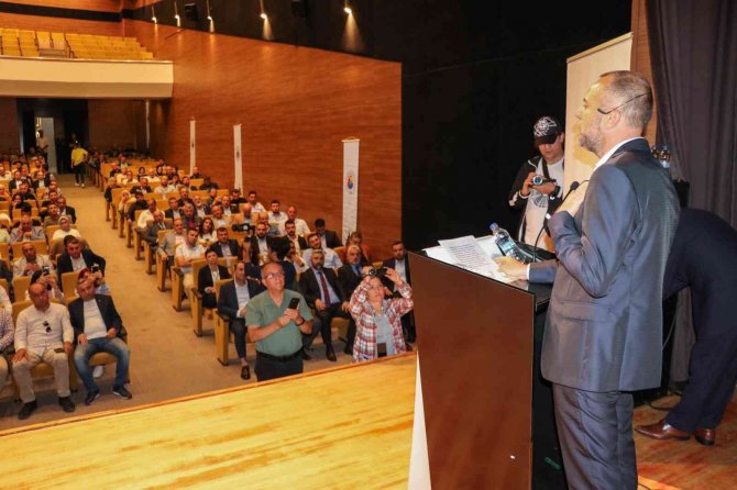 Başkan Keleş Yeni Dönem Kadrosunu Tanıttı