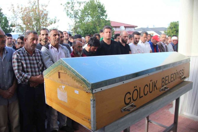 Taziye Evine Giderken Otomobilin Çarptığı Genç, Son Yolculuğuna Uğurlandı