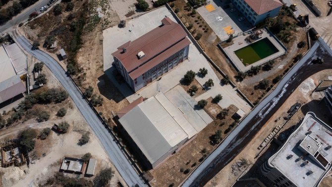 Kuşadası’nda Bir Haftada 29 Bin 200 Metrekare Asfalt Yol Kaplandı