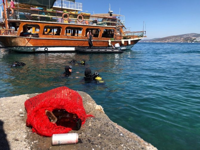 Kuşadası Sahilleri Temizlendi