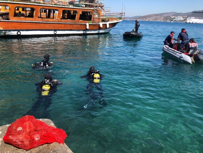 Kuşadası Sahilleri Temizlendi