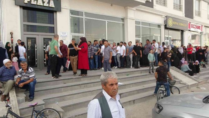 "Avrupa’ya Gönderiyorlar" Yalanını Duyan Mülteciler Oraya Koştu
