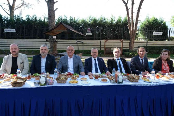 Mhp’li Akçay’dan 6’lı Masaya Sert Sözler