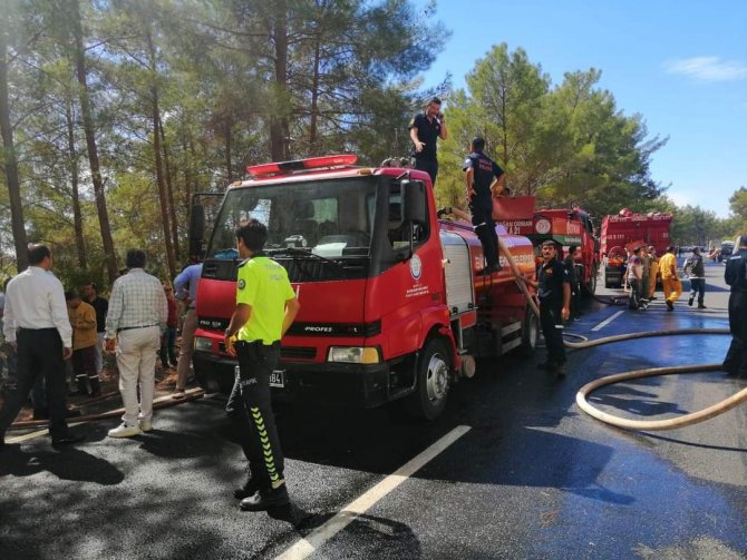 Marmaris Yangınına 15 Helikopter, 8 Uçak Müdahale Ediyor