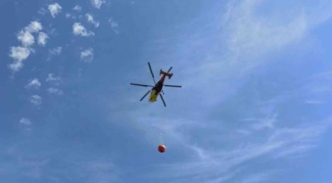 Marmaris’te Uçak Ve Helikopterlerin Art Arda Sortileri İle Yangına Müdahale Sürüyor