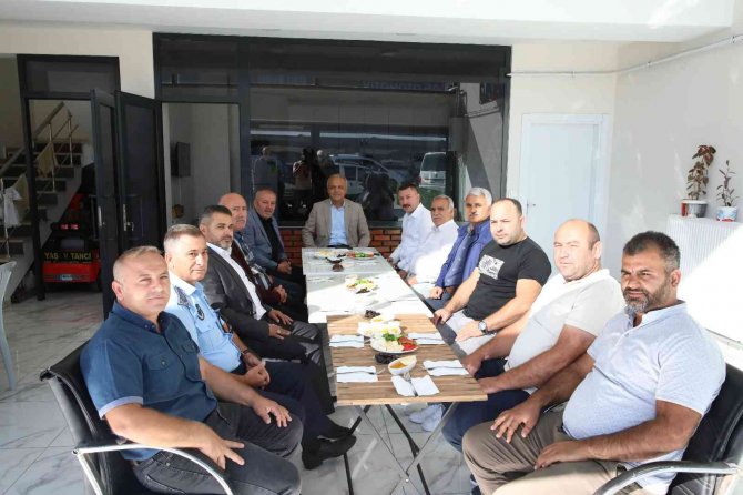 Başkan Üçok Oto Galericiler Sitesi Esnafıyla Buluştu