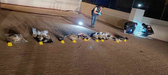 Polis Kapıya Dayanınca Uyuşturucuları Ve Paraları 6. Kattan Aşağıya Attılar