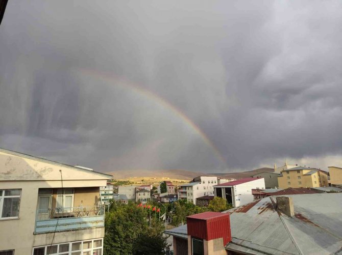 Gökkuşağı Mest Etti