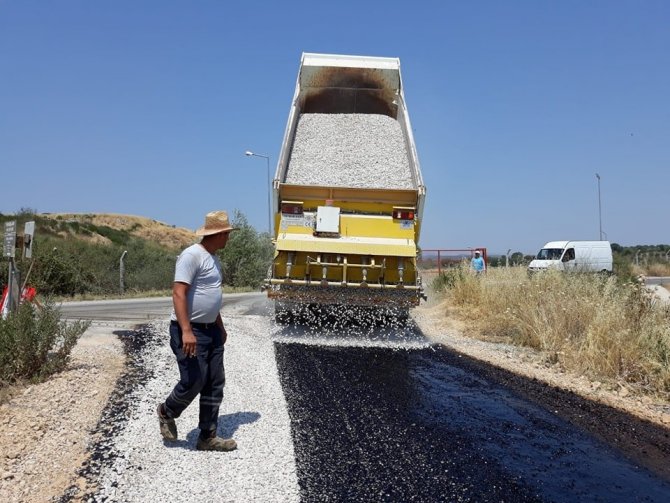 Şehzadeler Belediyesi Ovada 35 Kilometre Yolu Asfaltla Buluşturdu
