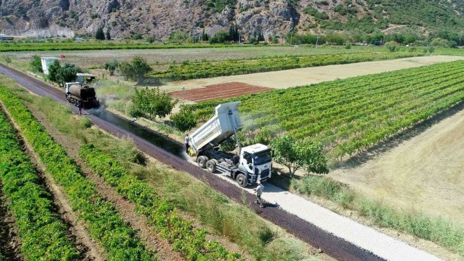 Şehzadeler Belediyesi Ovada 35 Kilometre Yolu Asfaltla Buluşturdu