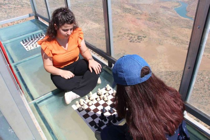 Siirt’te Çocuklar 1300 Rakımda Satrançta Kozlarını Paylaştı