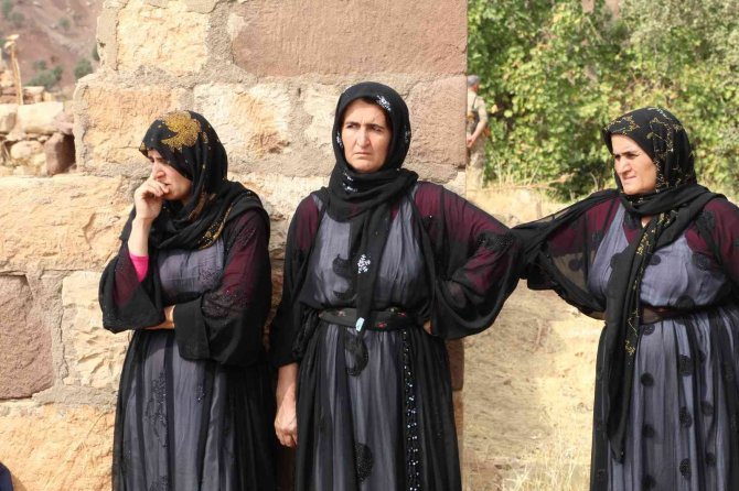 Pkk’lı Teröristler 35 Yıl Önce Çocuk Ve Hamile Kadınların Olduğu 12 Kişiyi Katletti