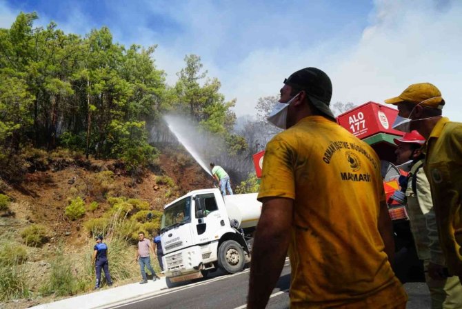 Marmaris’teki Orman Yangınına 14 Uçak Ve 35 Helikopter İle Havadan Müdahale Ediliyor