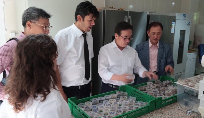 Yalova’ya Gelen Güney Kore Heyetinden Araştırma Enstitüsünde İnceleme