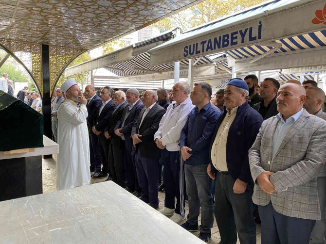 Ümraniye’de Vurulan Sürücünün Cenazesi Toprağa Verildi