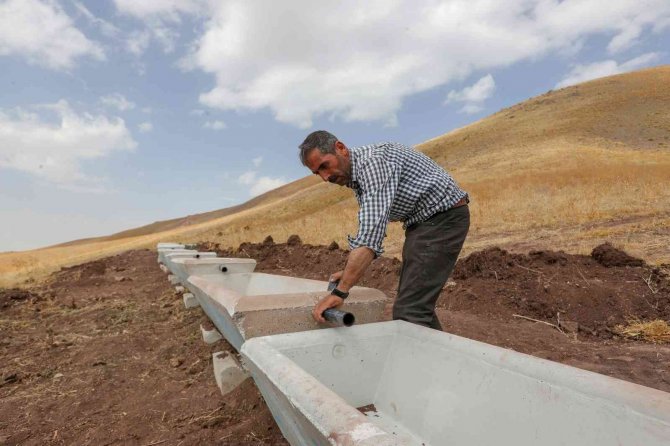 İ̇pekyolu’nda Çiftçilere Sıvat Desteği