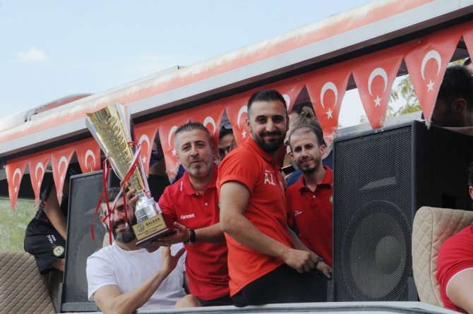 Balkan Kupası Şampiyonu Cizre Belediyespor’a Coşkulu Karşılama