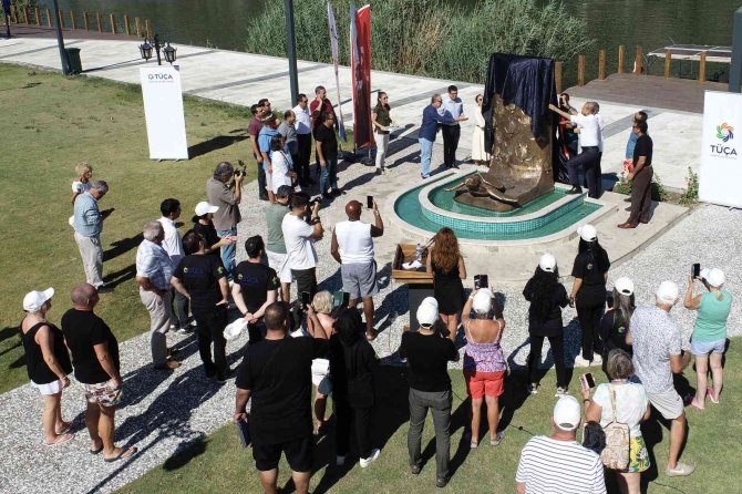 Kaptan June Anıt Heykeli Açıldı