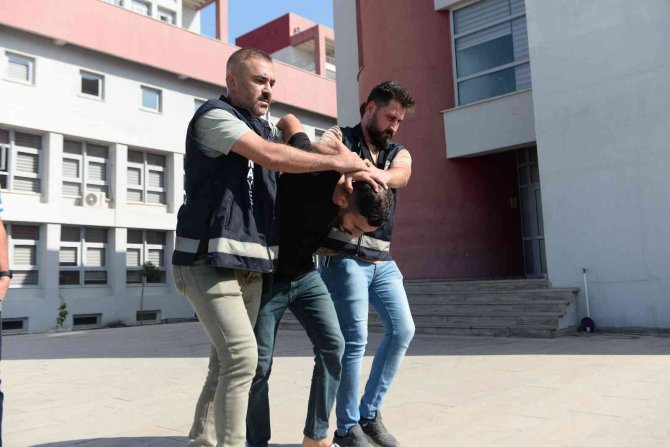 Hasımlarına Sıktılar, Başkasını Öldürdüler
