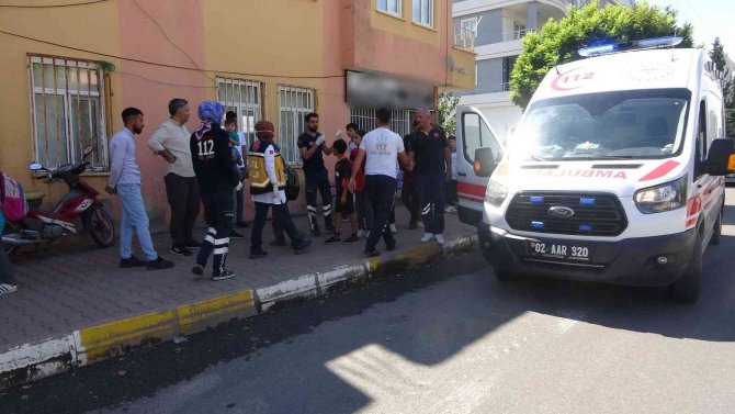 Motosiklet İle Bisiklet Çarpıştı: 2 Yaralı