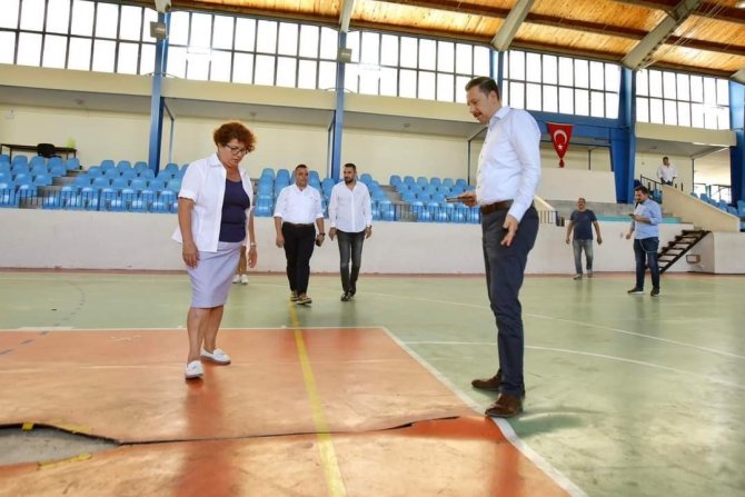 Vekil Kaya’dan Seferihisar Spor Salonu’nda İnceleme