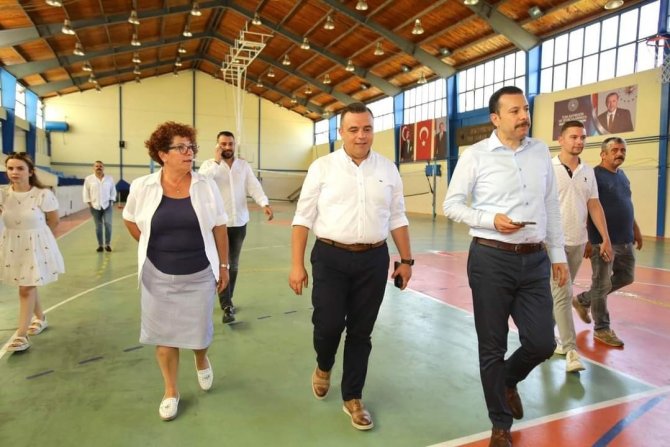 Vekil Kaya’dan Seferihisar Spor Salonu’nda İnceleme