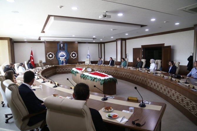 Asü Rektörü Şahin: “Her Yıl Daha İyi Bir Noktaya Geliyoruz”