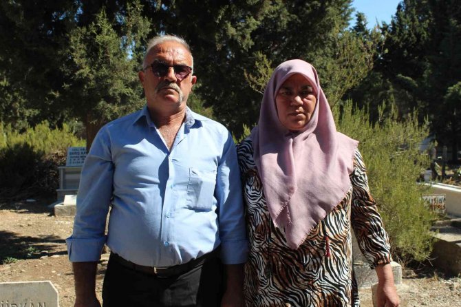 Manisalı İki Aile ‘Öldü’ Diye Defnedilen Çocuklarını Arıyor
