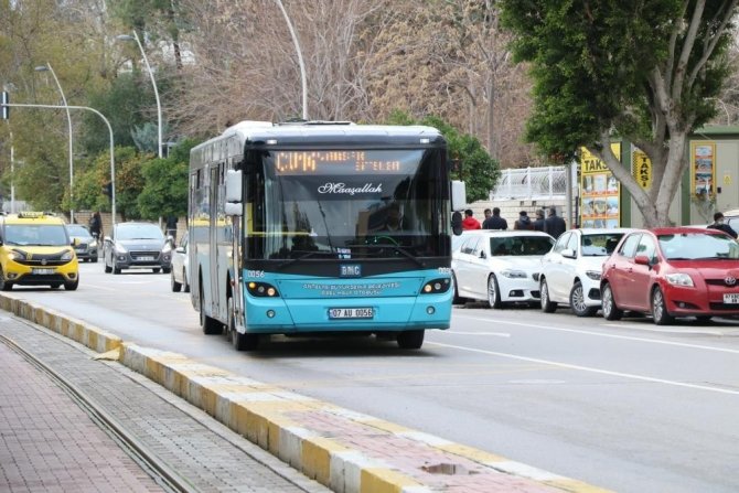 Antalya’da Toplu Taşımada 9 Bin Tl’ye Günde 8 Saat Çalışacak Kadın Şoför Aranıyor