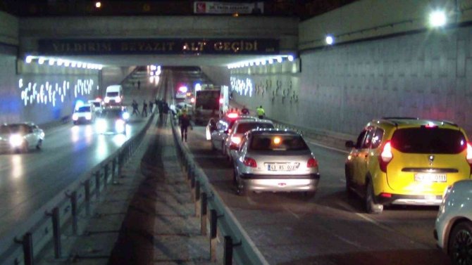 Alkollü Olduğu İddia Edilen Sürücü Hurdaya Dönen Araçtan Yaralı Kurtarıldı