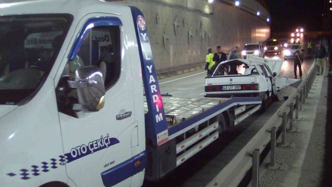 Alkollü Olduğu İddia Edilen Sürücü Hurdaya Dönen Araçtan Yaralı Kurtarıldı