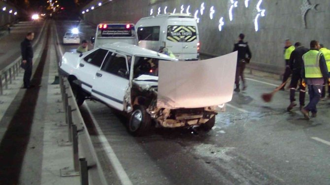 Alkollü Olduğu İddia Edilen Sürücü Hurdaya Dönen Araçtan Yaralı Kurtarıldı