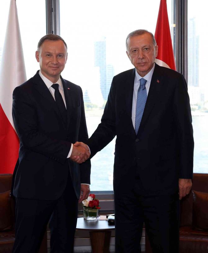 Cumhurbaşkanı Erdoğan, Polonya Cumhurbaşkanı Duda İle Görüştü