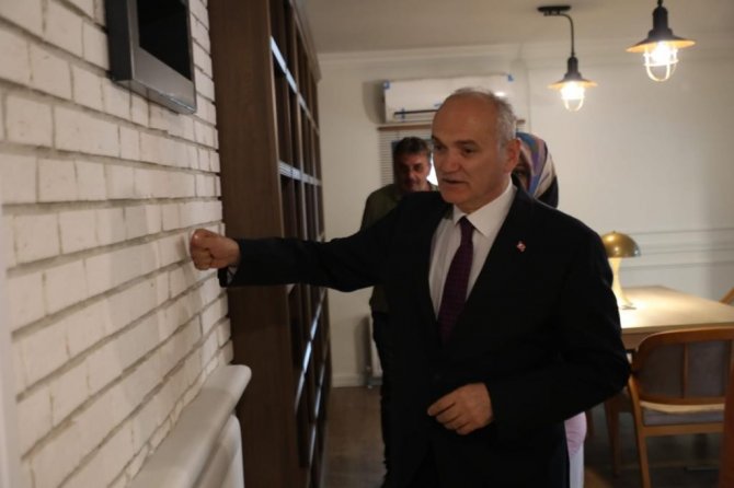 Atıl Binadan, Butik Kütüphaneye