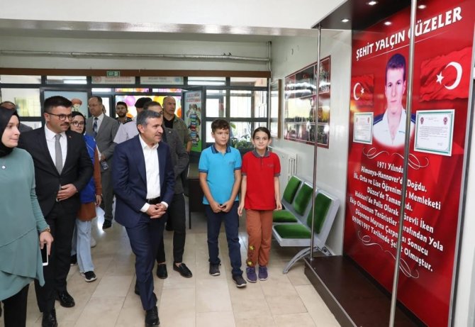 Projede Toplanan Kitaplar Köy Okuluna Verildi